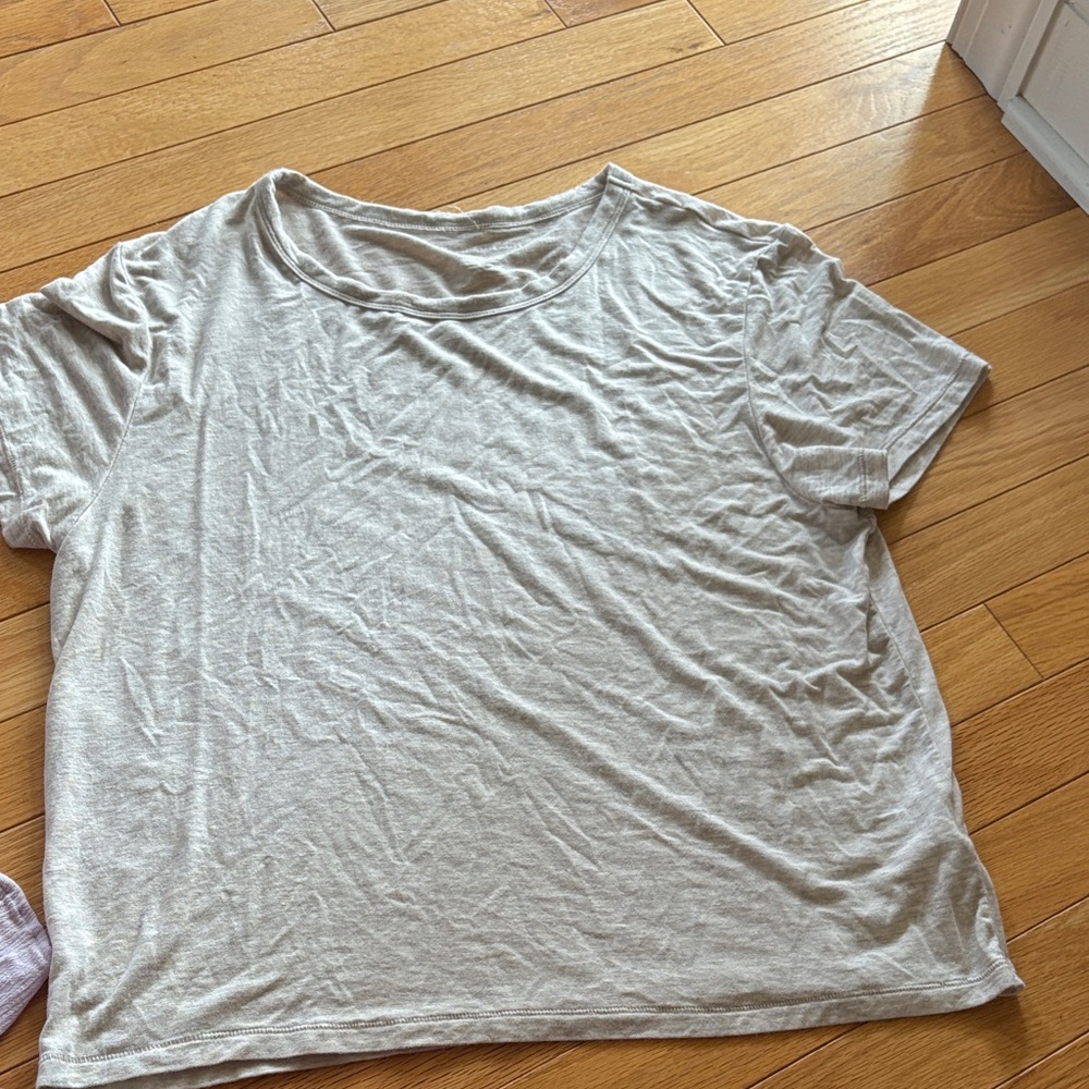 American Eagle Outfitters Soft & Sexy Heather Gray Tee